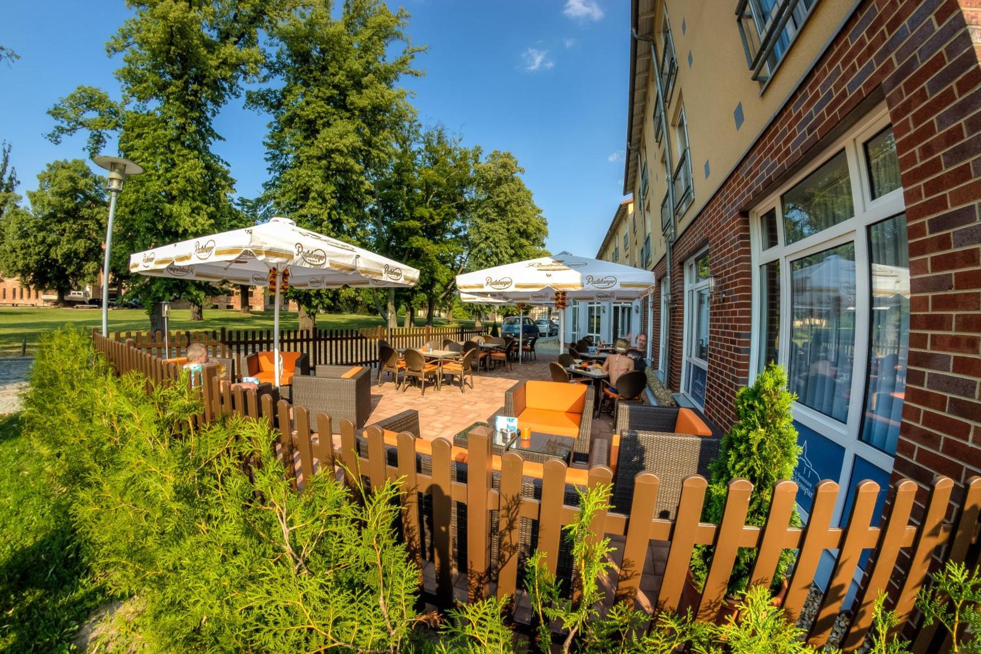 Hotel & Restaurant Am Schlosspark Dahme  Екстериор снимка